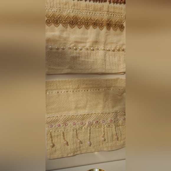 Unique Fancy Guest Hand Towel - Picture 10 of 12